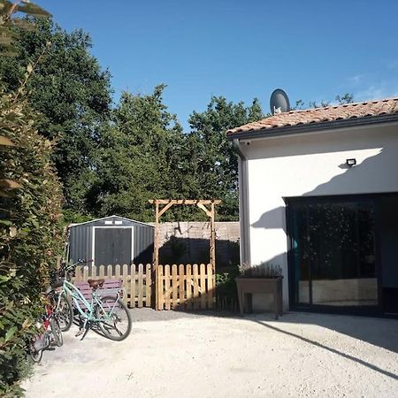 Petite Maison Avec Jardin Entre Lac Et Village Hourtin Exterior foto